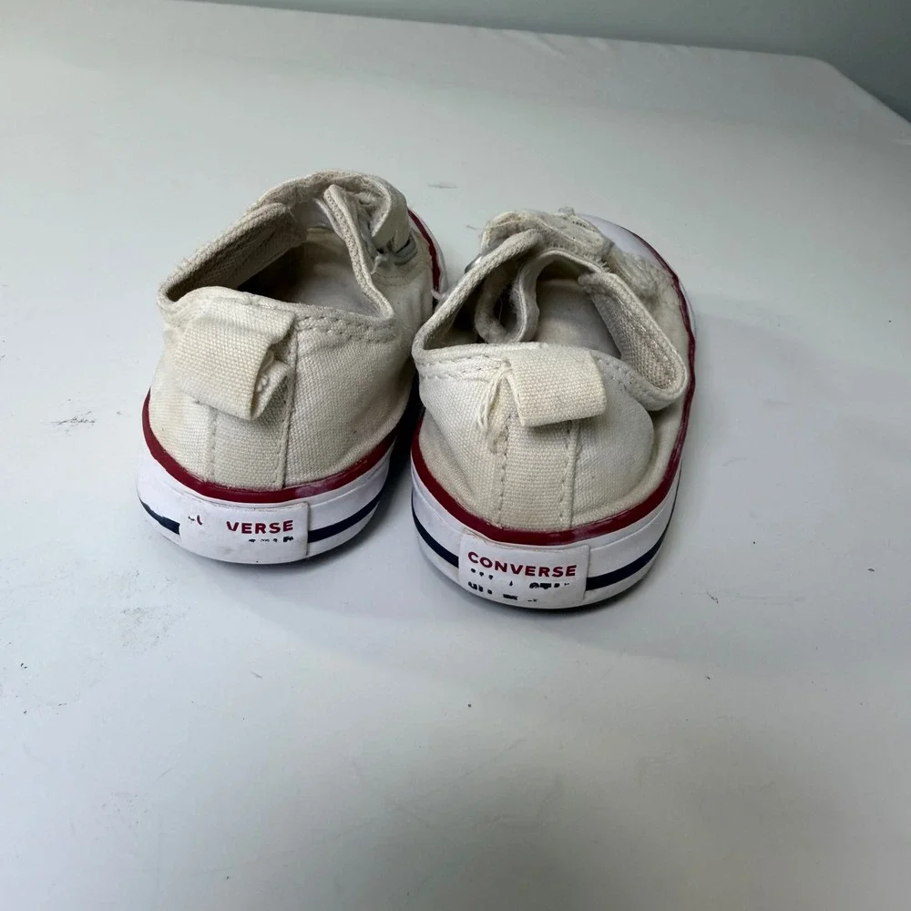 Converse Chuck Taylor All‎ Star 2V Infant Size 6 Cream Canvas Sneakers 769029F